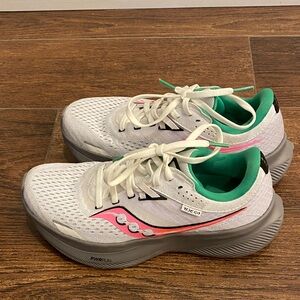 Saucony Women's White and Pink Running Shoes